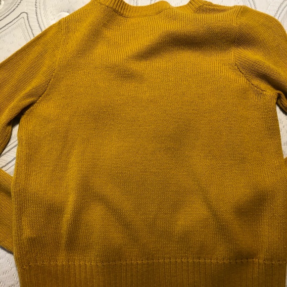 H&M sweater - Picture 2 of 2